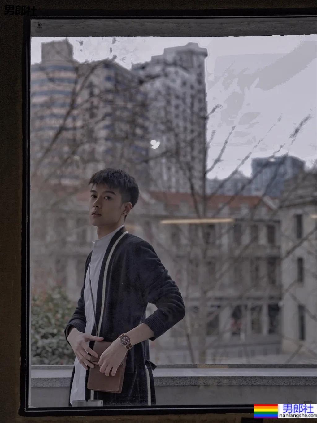 曾登上央视的193CM颜高条顺人气帅哥，被这个高鼻梁少年感颜值帅哭了！ - 51虹马