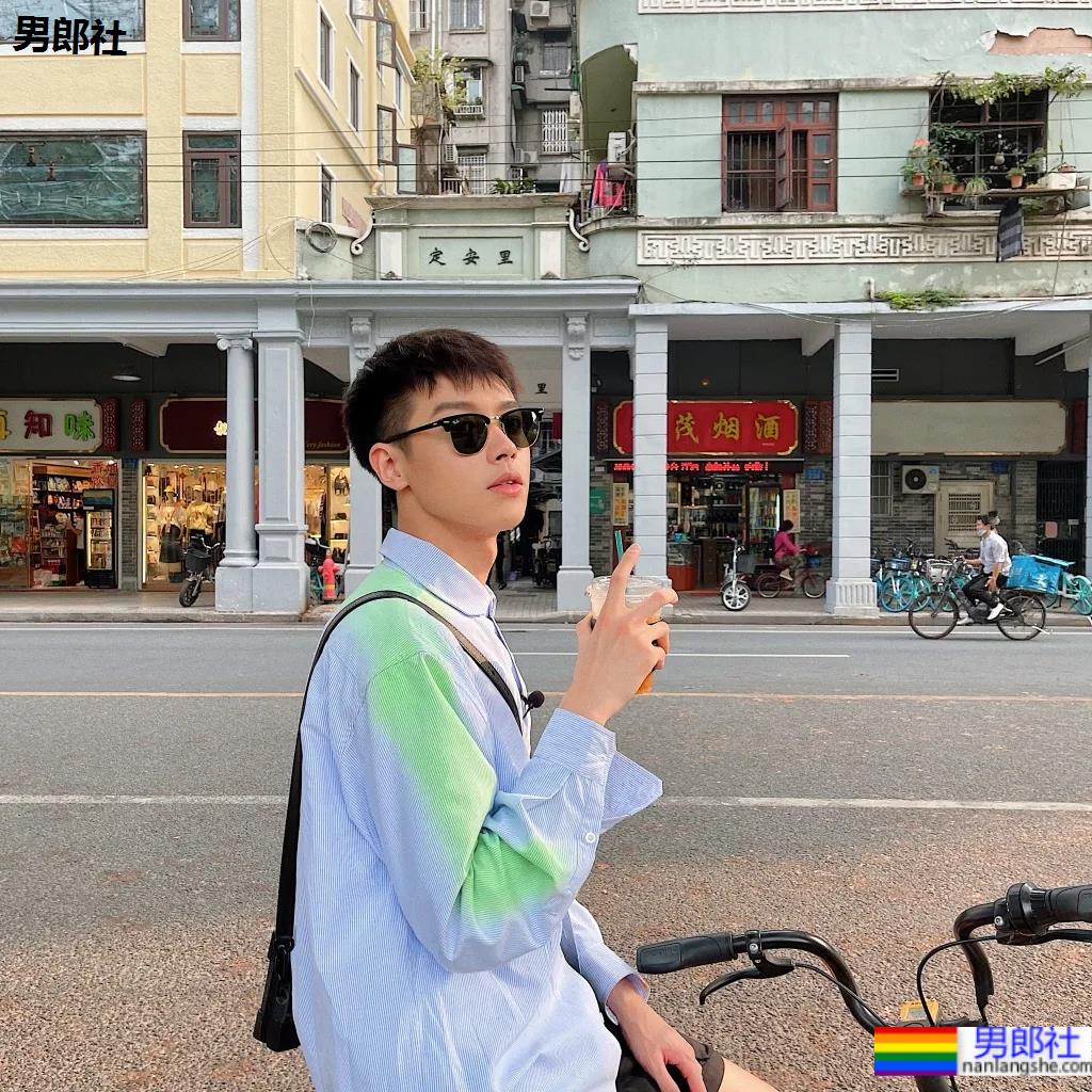 曾登上央视的193CM颜高条顺人气帅哥，被这个高鼻梁少年感颜值帅哭了！ - 51虹马