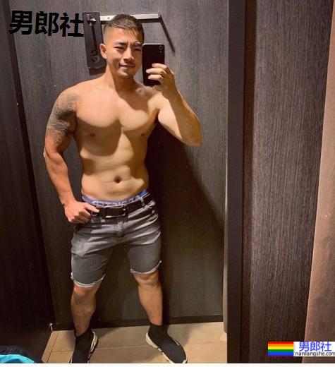 鬍渣肌肉大叔五年养成计画!性感内裤的微笑勾引让人冻未条:Leo - 51虹马 鬍渣肌肉大叔五年养成计画!性感内裤的微笑勾引让人冻未条:Leo - 51虹马