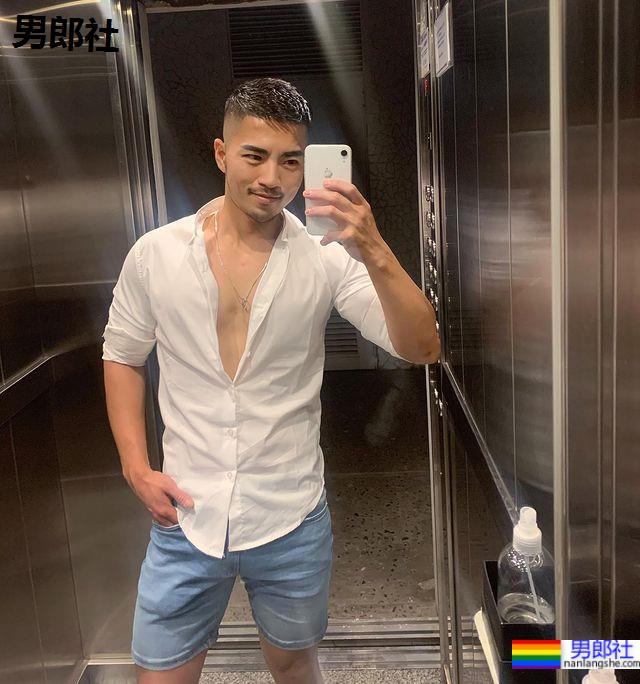 鬍渣肌肉大叔五年养成计画!性感内裤的微笑勾引让人冻未条:Leo - 51虹马 鬍渣肌肉大叔五年养成计画!性感内裤的微笑勾引让人冻未条:Leo - 51虹马