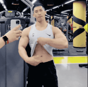 寸头肌肉医生小视频走红，终于扒到了这枚天菜! - 51虹马