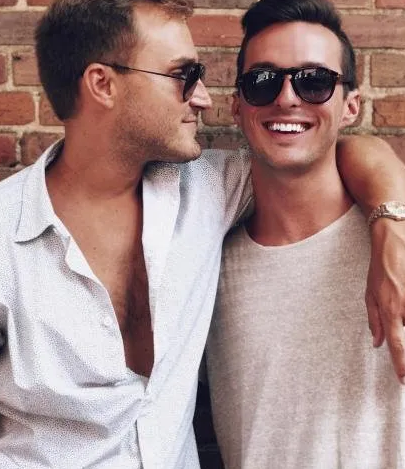 夫夫举办婚礼竟遭拒！业主回应令人心寒 - 51虹马