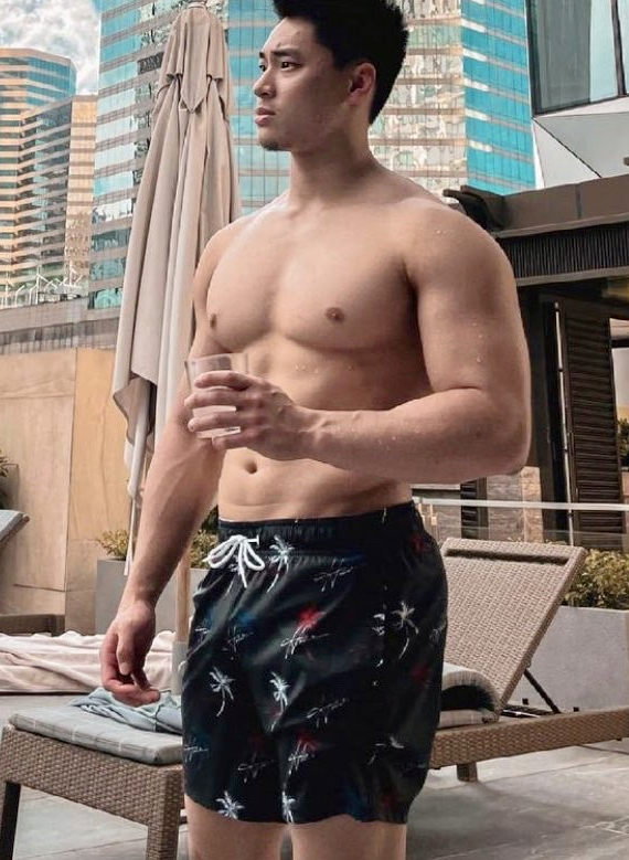 针对胸肌中缝的高效5种训练动作-51虹马