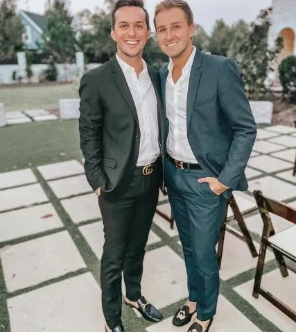 夫夫举办婚礼竟遭拒!业主回应令人心寒-51虹马