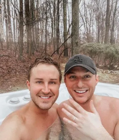 夫夫举办婚礼竟遭拒！业主回应令人心寒 - 51虹马