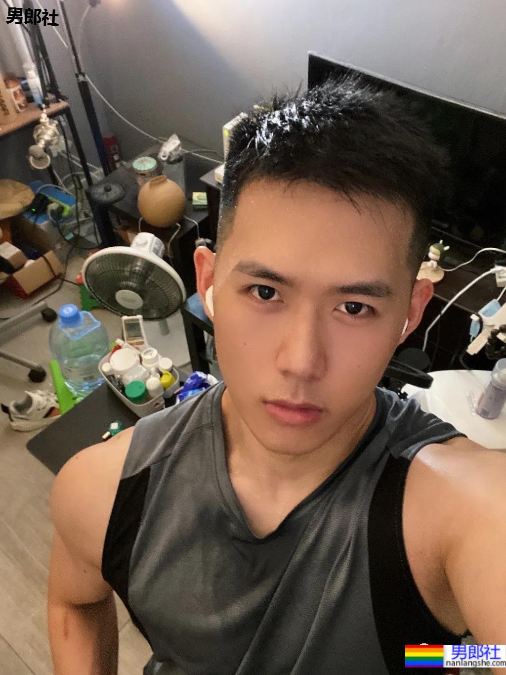 奶凶体育生小奶狗，超菜这张人畜无害的脸！ - 51虹马