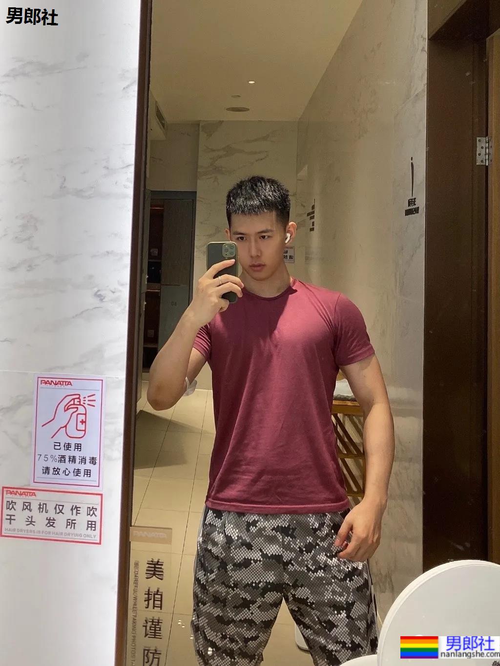 奶凶体育生小奶狗，超菜这张人畜无害的脸！ - 51虹马