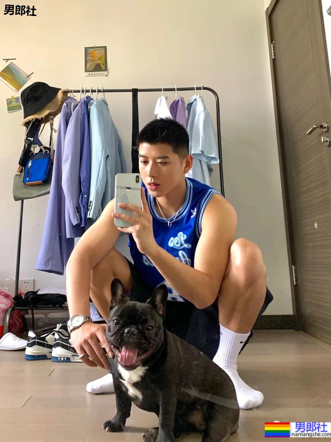 鲜嫩寸头小哥最爱球服自拍,小清新男友上线啦! - 51虹马 鲜嫩寸头小哥最爱球服自拍,小清新男友上线啦! - 51虹马