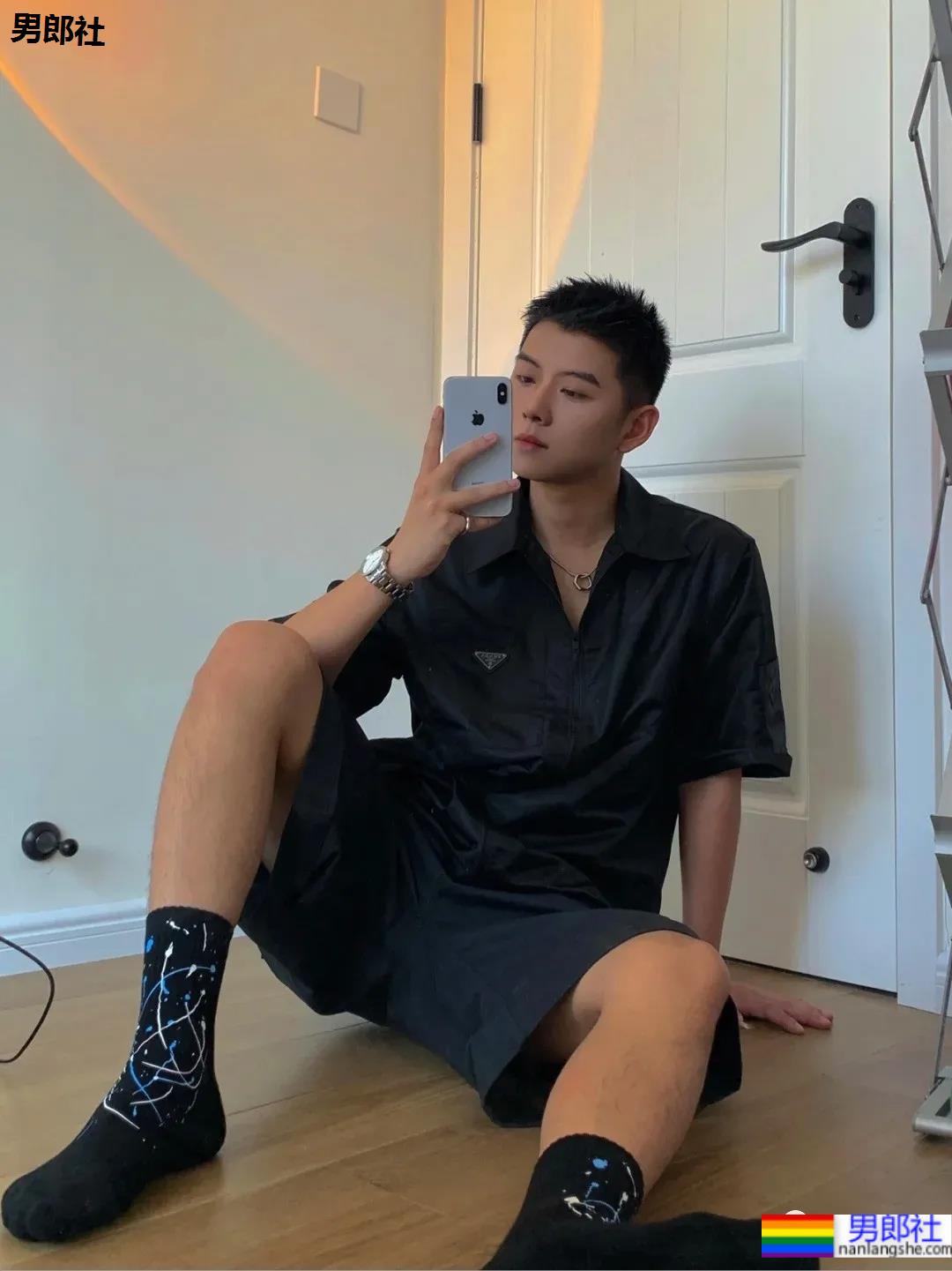 鲜嫩寸头小哥最爱球服自拍,小清新男友上线啦! - 51虹马 鲜嫩寸头小哥最爱球服自拍,小清新男友上线啦! - 51虹马