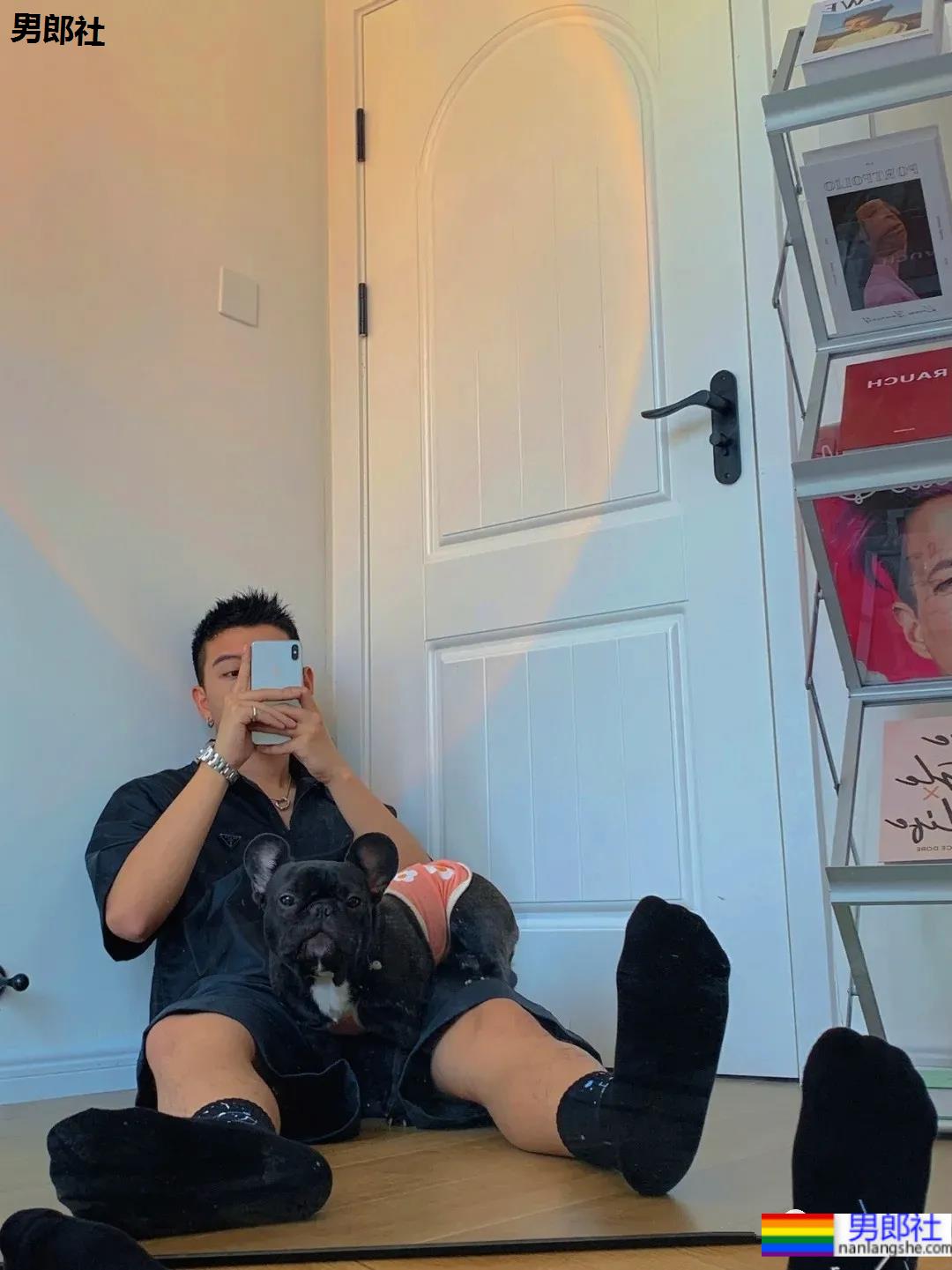 鲜嫩寸头小哥最爱球服自拍,小清新男友上线啦! - 51虹马 鲜嫩寸头小哥最爱球服自拍,小清新男友上线啦! - 51虹马