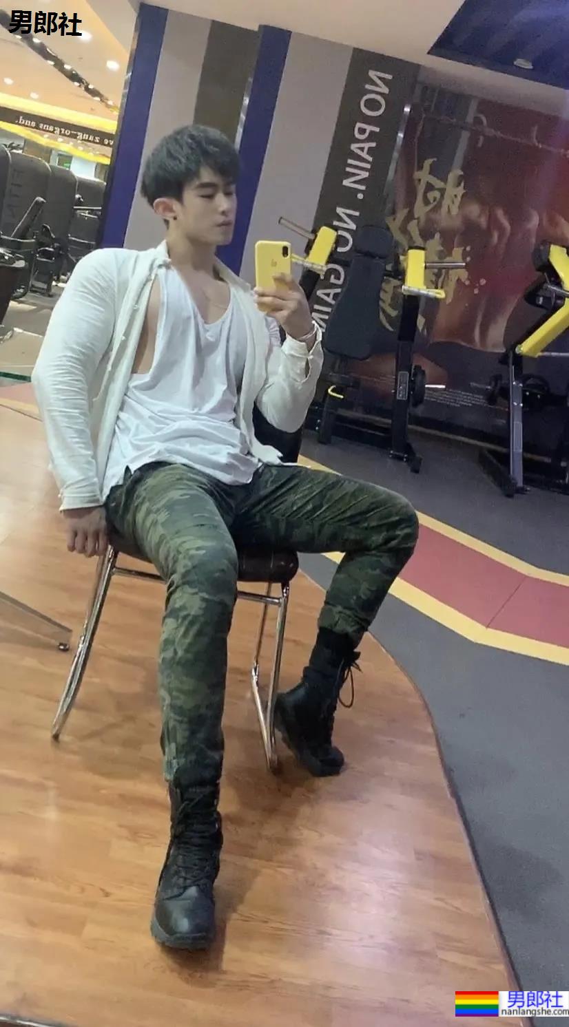 比体育生还好看的肌肉博主，超A身材让网友们都不淡定了！ - 51虹马