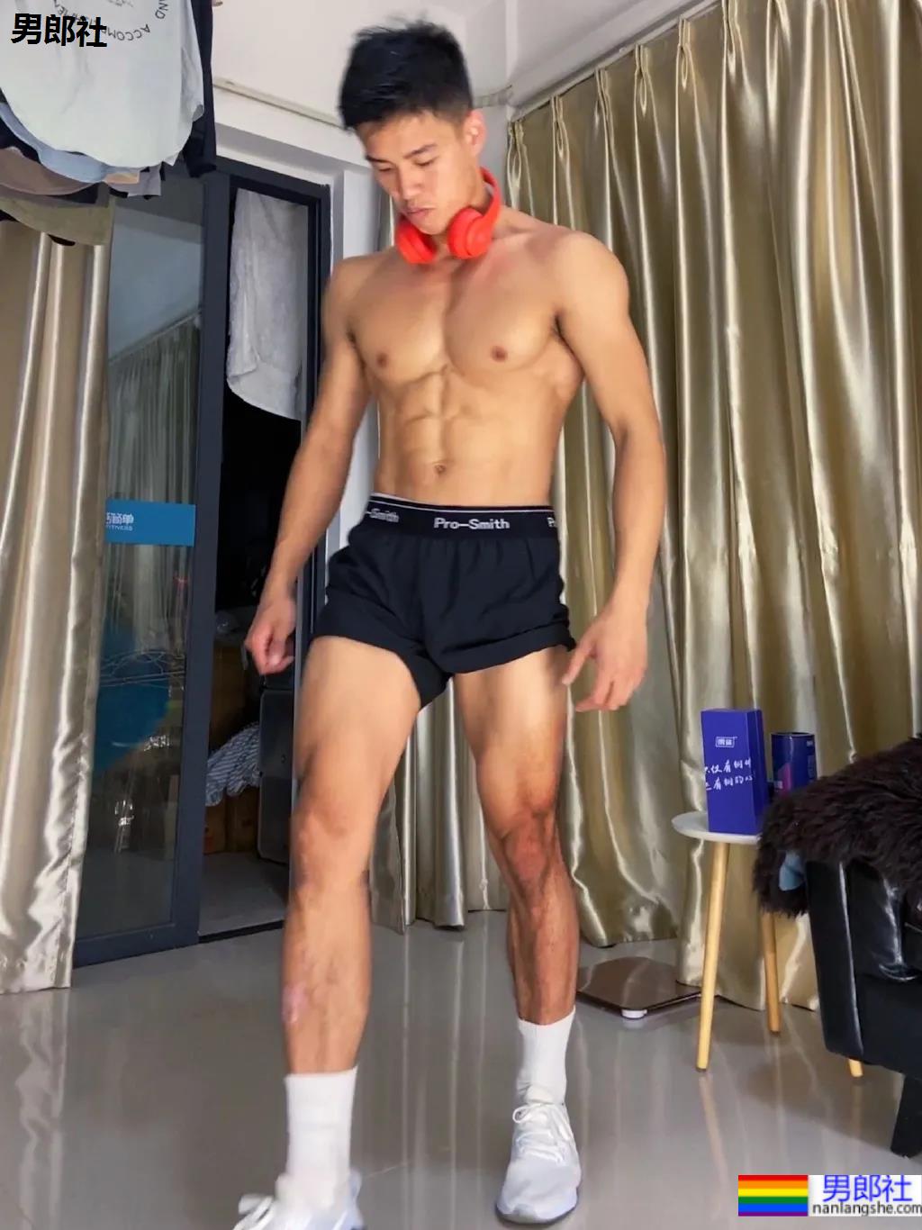 比体育生还好看的肌肉博主，超A身材让网友们都不淡定了！ - 51虹马