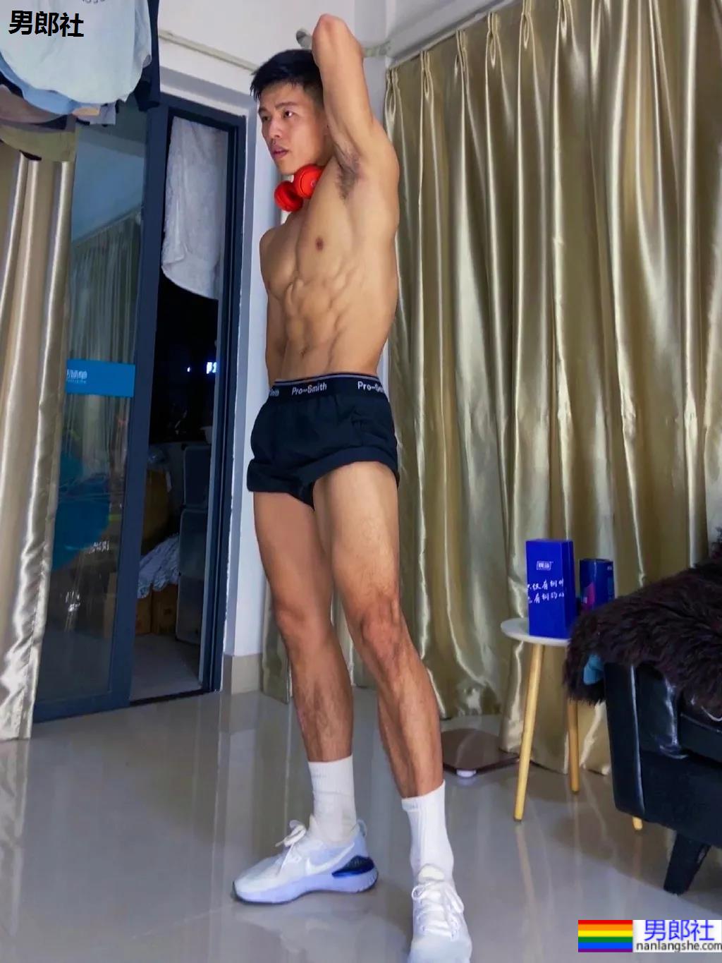 比体育生还好看的肌肉博主，超A身材让网友们都不淡定了！ - 51虹马