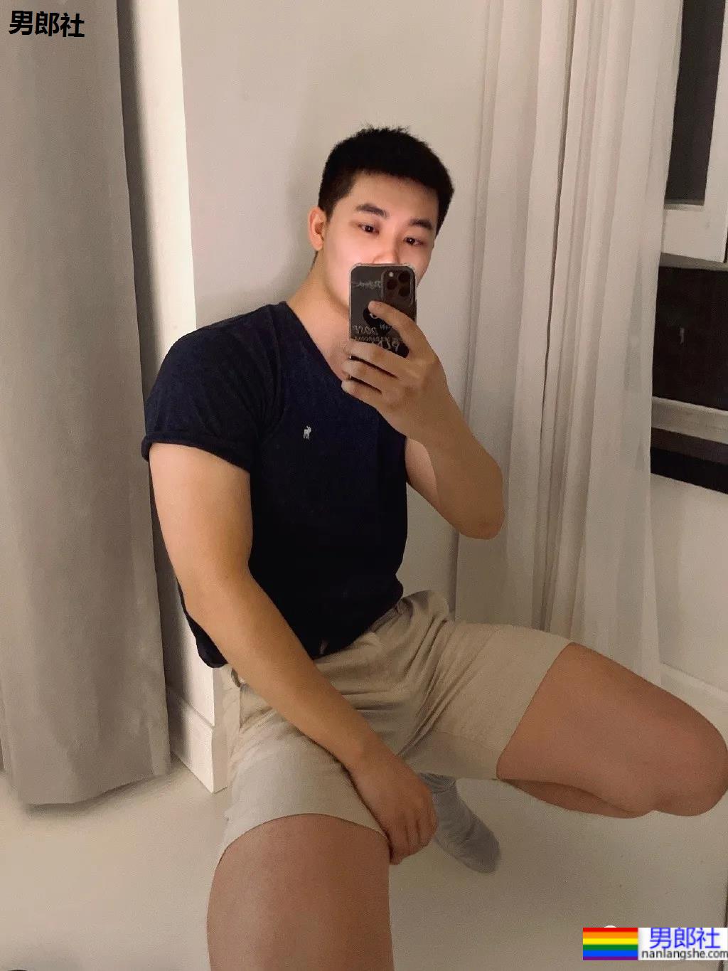 大长腿肌肉健身帅哥，总有那么一些吸引人的地方！ - 51虹马