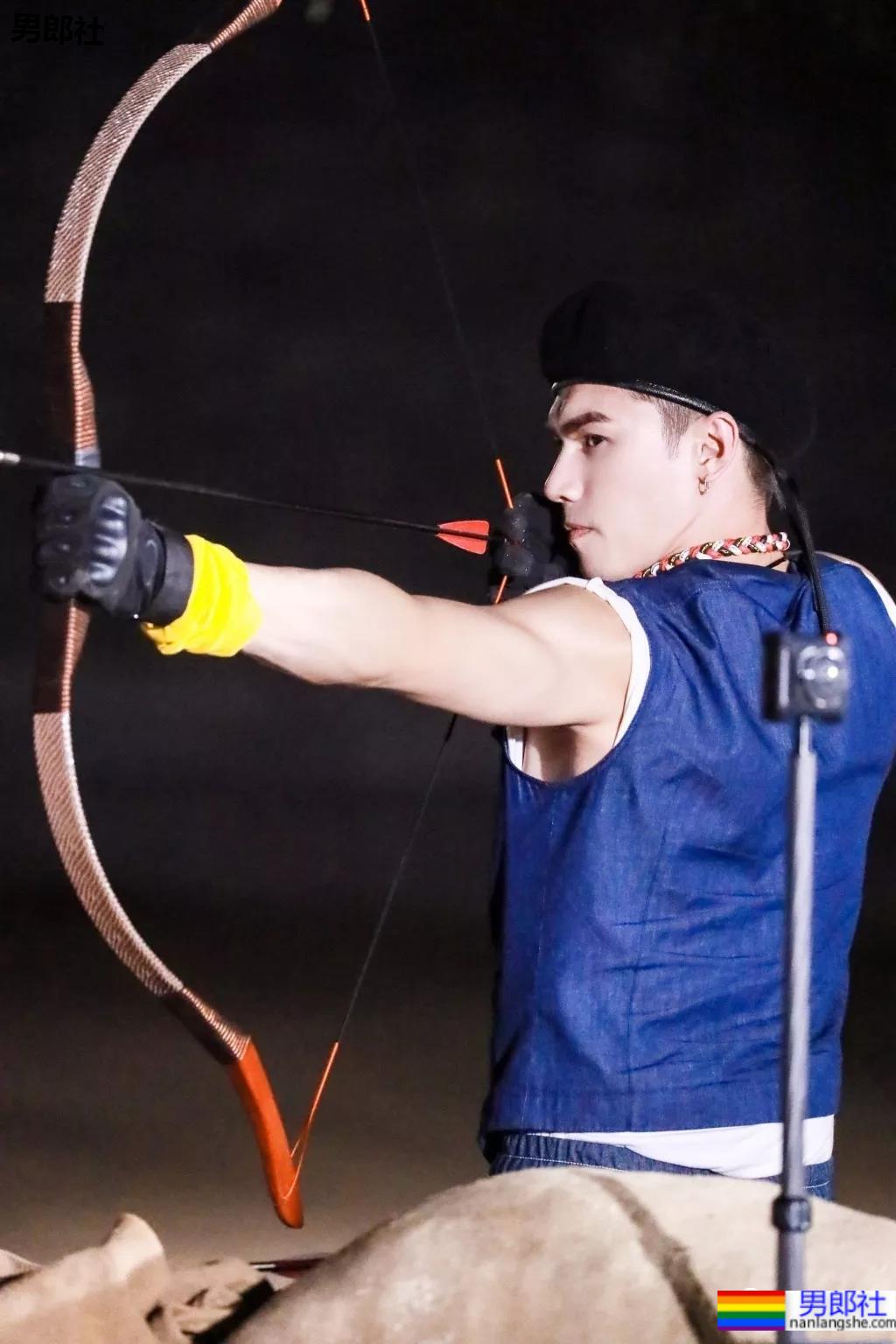 酷似吴磊的肌肉小哥也被《风度》拍了!新疆的男人也从不会让人失望! - 51虹马 酷似吴磊的肌肉小哥也被《风度》拍了!新疆的男人也从不会让人失望! - 51虹马