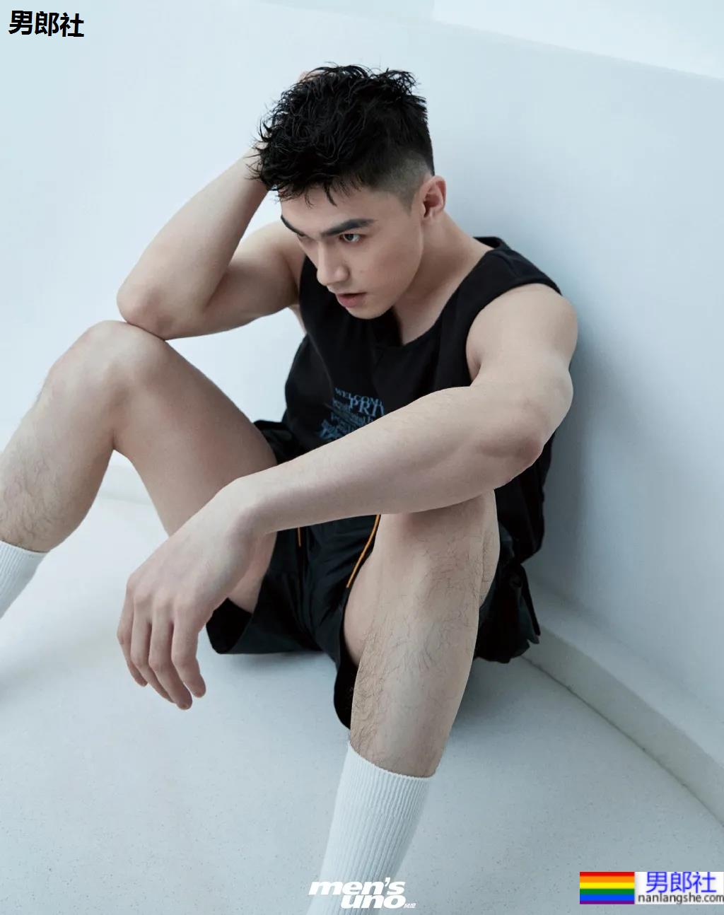 酷似吴磊的肌肉小哥也被《风度》拍了!新疆的男人也从不会让人失望! - 51虹马 酷似吴磊的肌肉小哥也被《风度》拍了!新疆的男人也从不会让人失望! - 51虹马