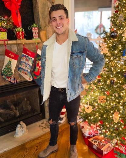 打破牙医刻板印象!美国帅哥牙医又性感又风趣:Garrett Hawley - 51虹马 打破牙医刻板印象!美国帅哥牙医又性感又风趣:Garrett Hawley - 51虹马