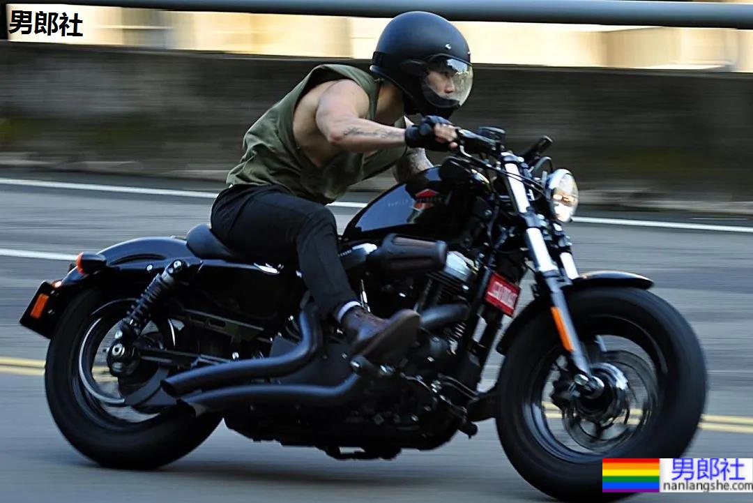 1V1健身私教的写真大片,网友:想上他的课! - 51虹马 1V1健身私教的写真大片,网友:想上他的课! - 51虹马