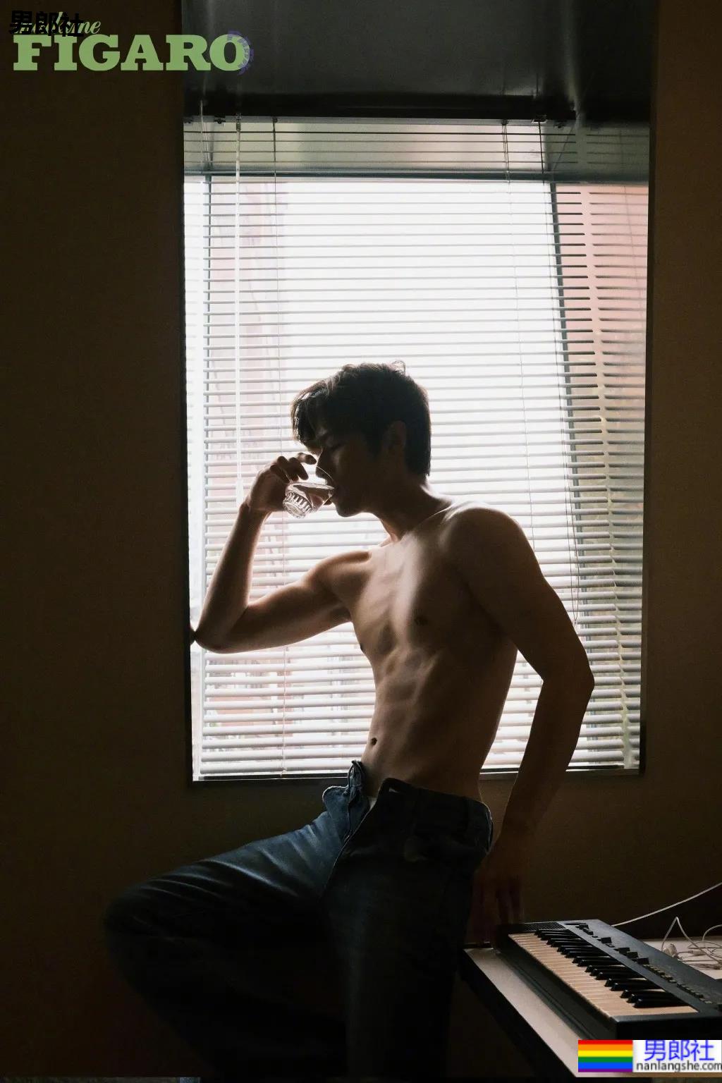 穿紧身潜水服被批的陈学冬上热搜!男版腹肌美人鱼,惊艳王大陆黄明昊! - 51虹马 穿紧身潜水服被批的陈学冬上热搜!男版腹肌美人鱼,惊艳王大陆黄明昊! - 51虹马