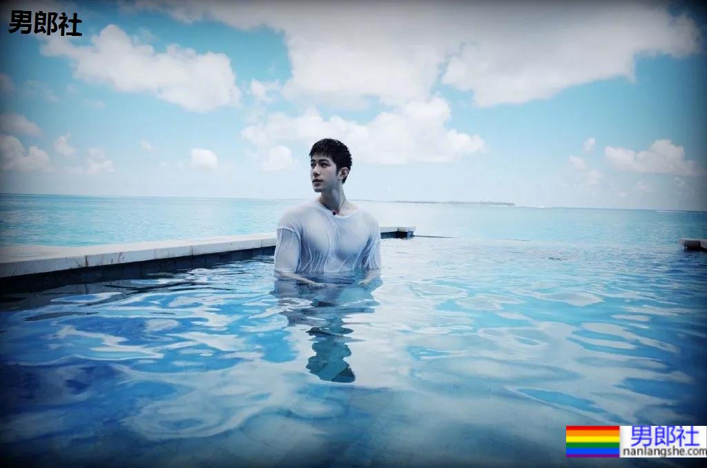 穿紧身潜水服被批的陈学冬上热搜!男版腹肌美人鱼,惊艳王大陆黄明昊! - 51虹马 穿紧身潜水服被批的陈学冬上热搜!男版腹肌美人鱼,惊艳王大陆黄明昊! - 51虹马