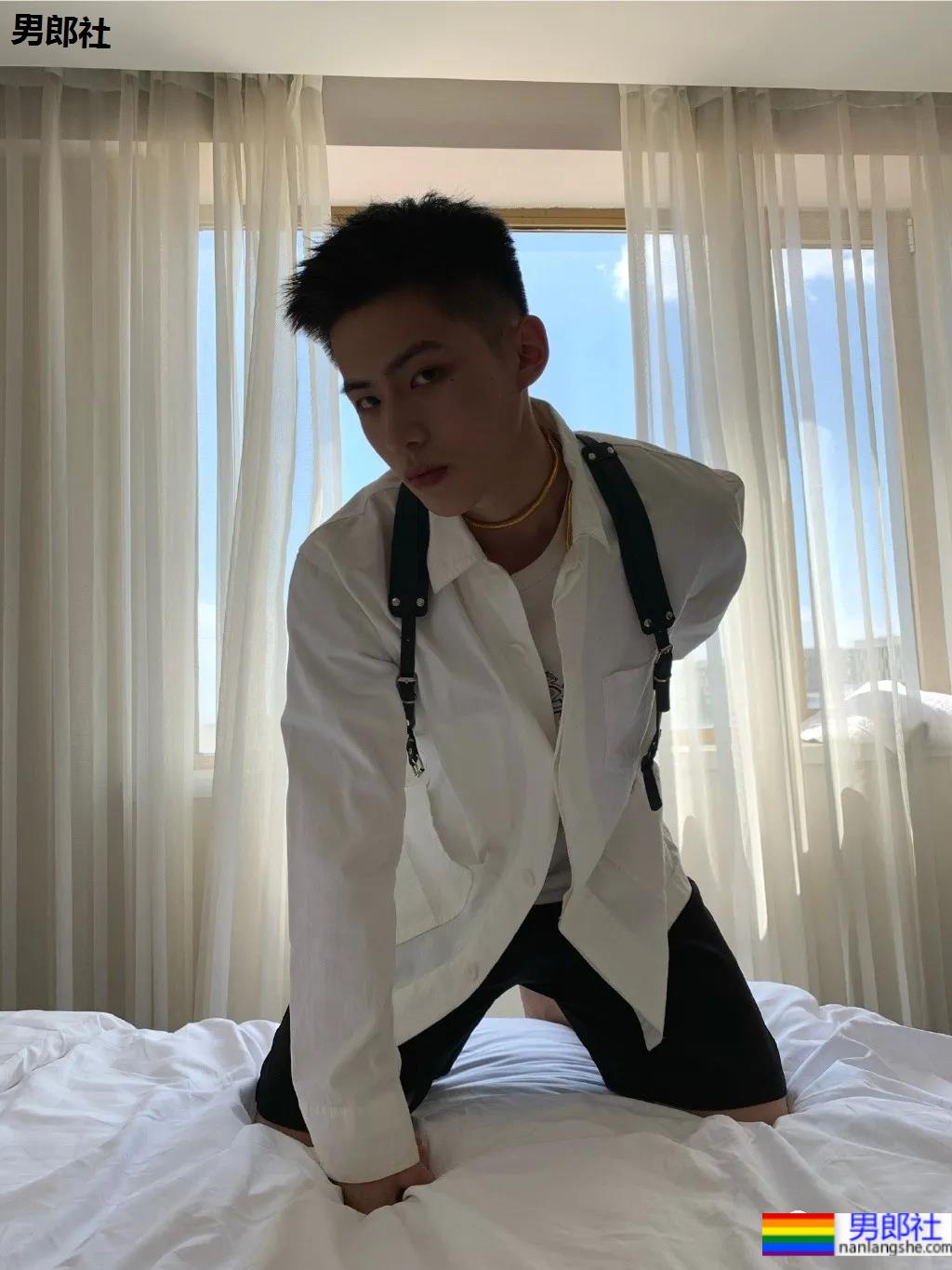 民航大学清秀干净的空少小哥，他穿制服的样子太A了！ - 51虹马