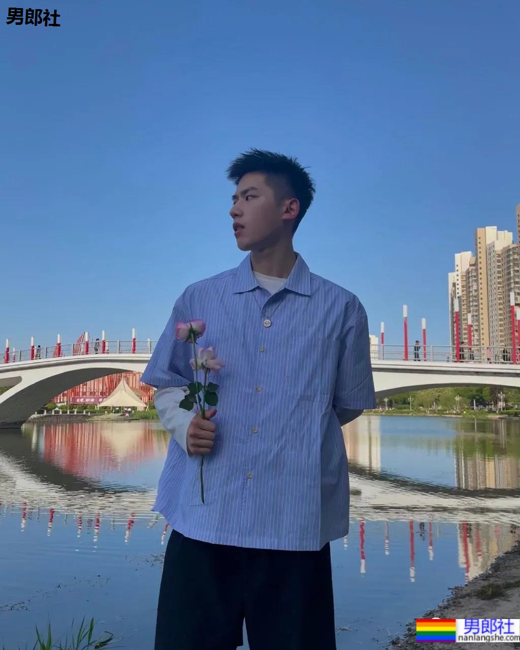 民航大学清秀干净的空少小哥，他穿制服的样子太A了！ - 51虹马