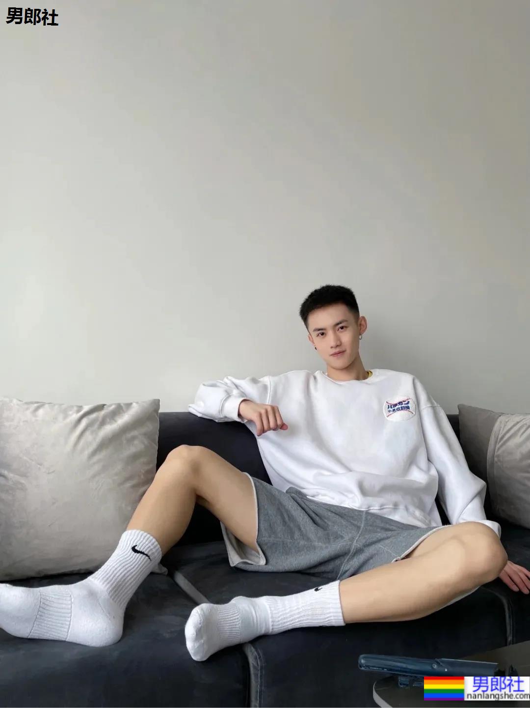 这样的奶帅的小奶狗你爱了吗？反正我又可以了！ - 51虹马