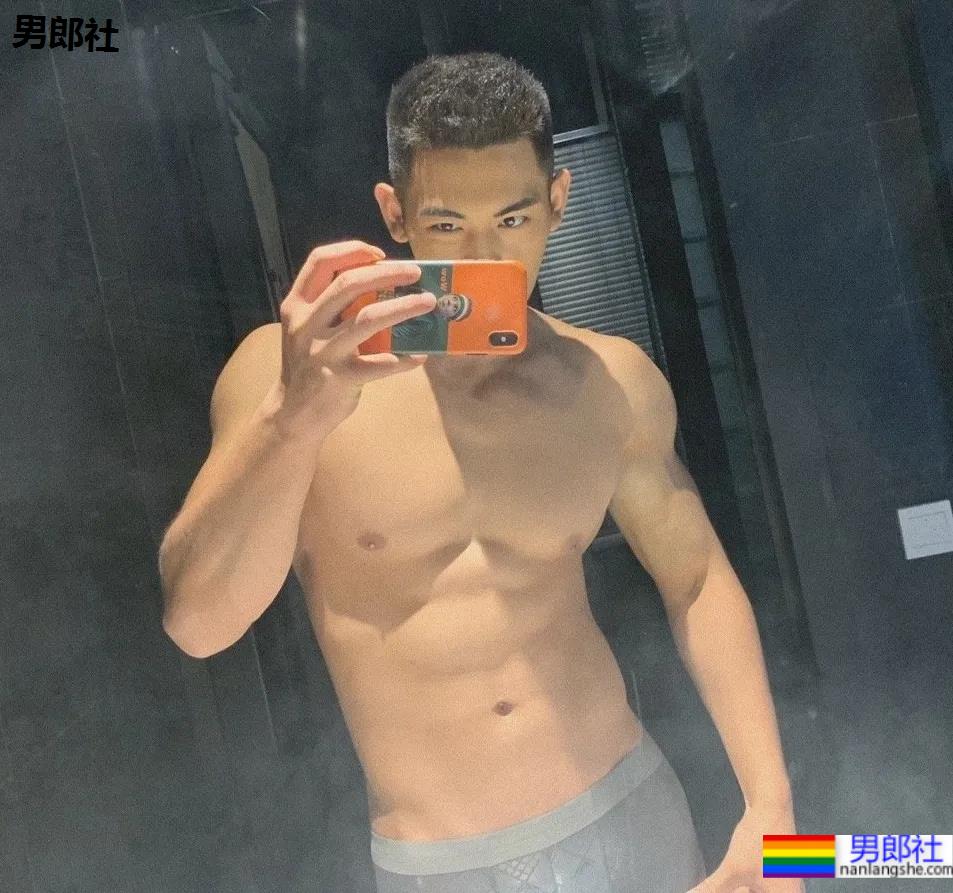 190CM内裤男模紧身衣造型太帅了!网友直呼老公! - 51虹马 190CM内裤男模紧身衣造型太帅了!网友直呼老公! - 51虹马