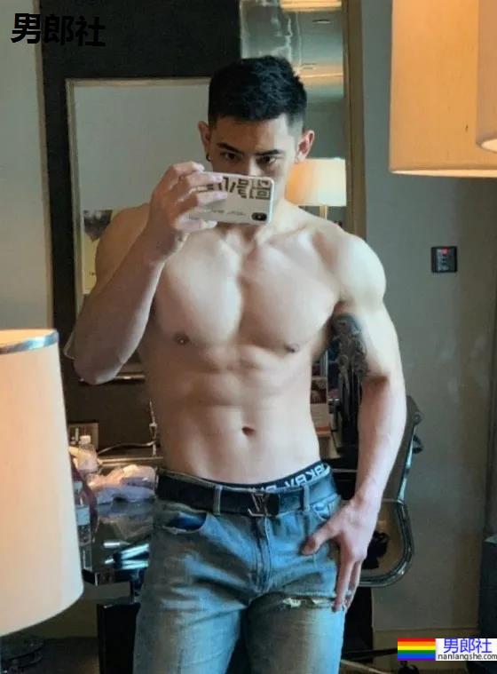 190CM内裤男模紧身衣造型太帅了!网友直呼老公! - 51虹马 190CM内裤男模紧身衣造型太帅了!网友直呼老公! - 51虹马