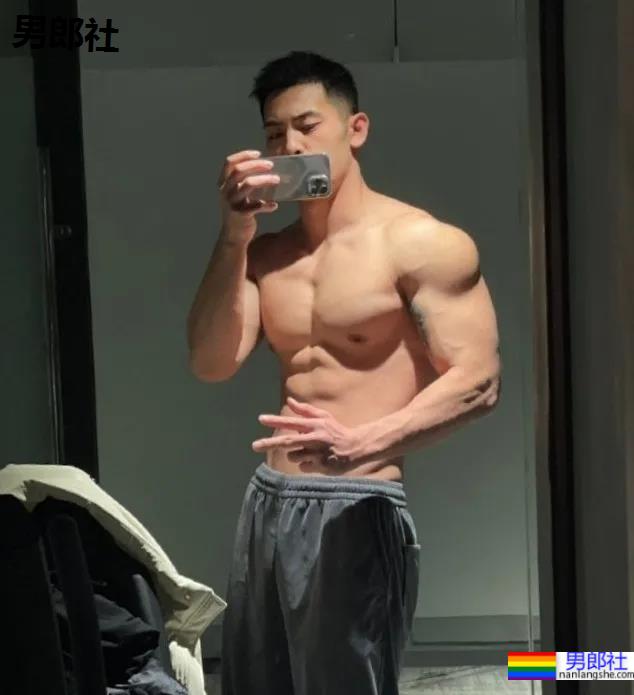 190CM内裤男模紧身衣造型太帅了!网友直呼老公! - 51虹马 190CM内裤男模紧身衣造型太帅了!网友直呼老公! - 51虹马