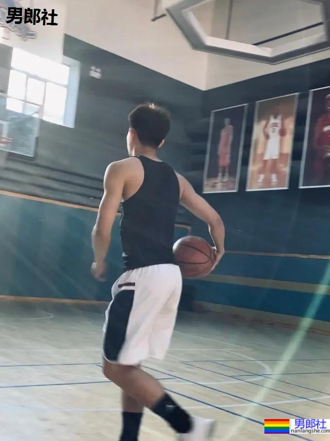 183cm黑龙江篮球体育生,又奶又狼的大弟弟太可了! - 51虹马 183cm黑龙江篮球体育生,又奶又狼的大弟弟太可了! - 51虹马