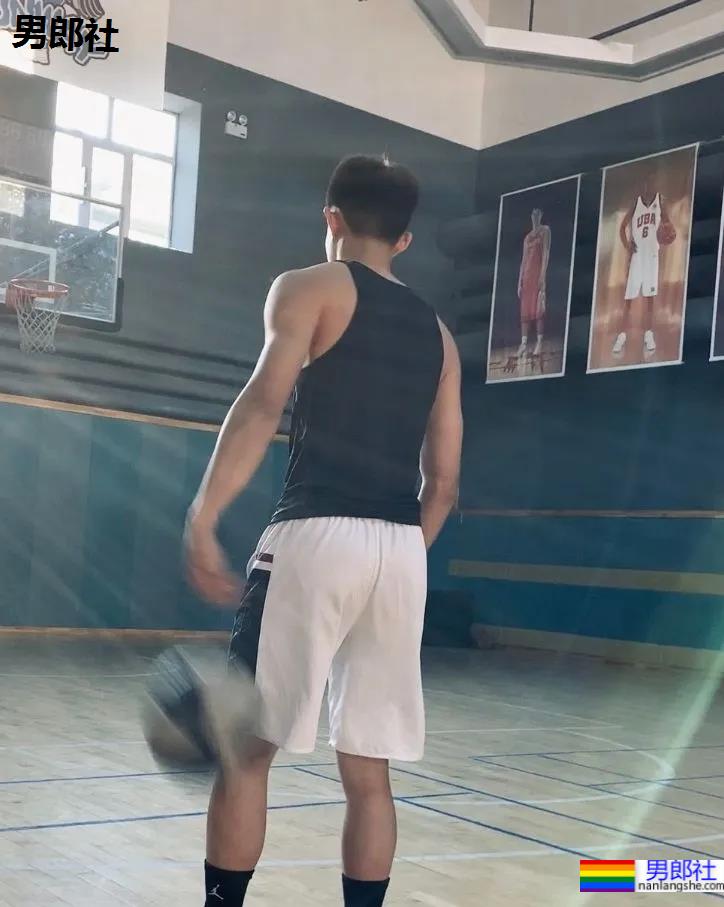 183cm黑龙江篮球体育生,又奶又狼的大弟弟太可了! - 51虹马 183cm黑龙江篮球体育生,又奶又狼的大弟弟太可了! - 51虹马