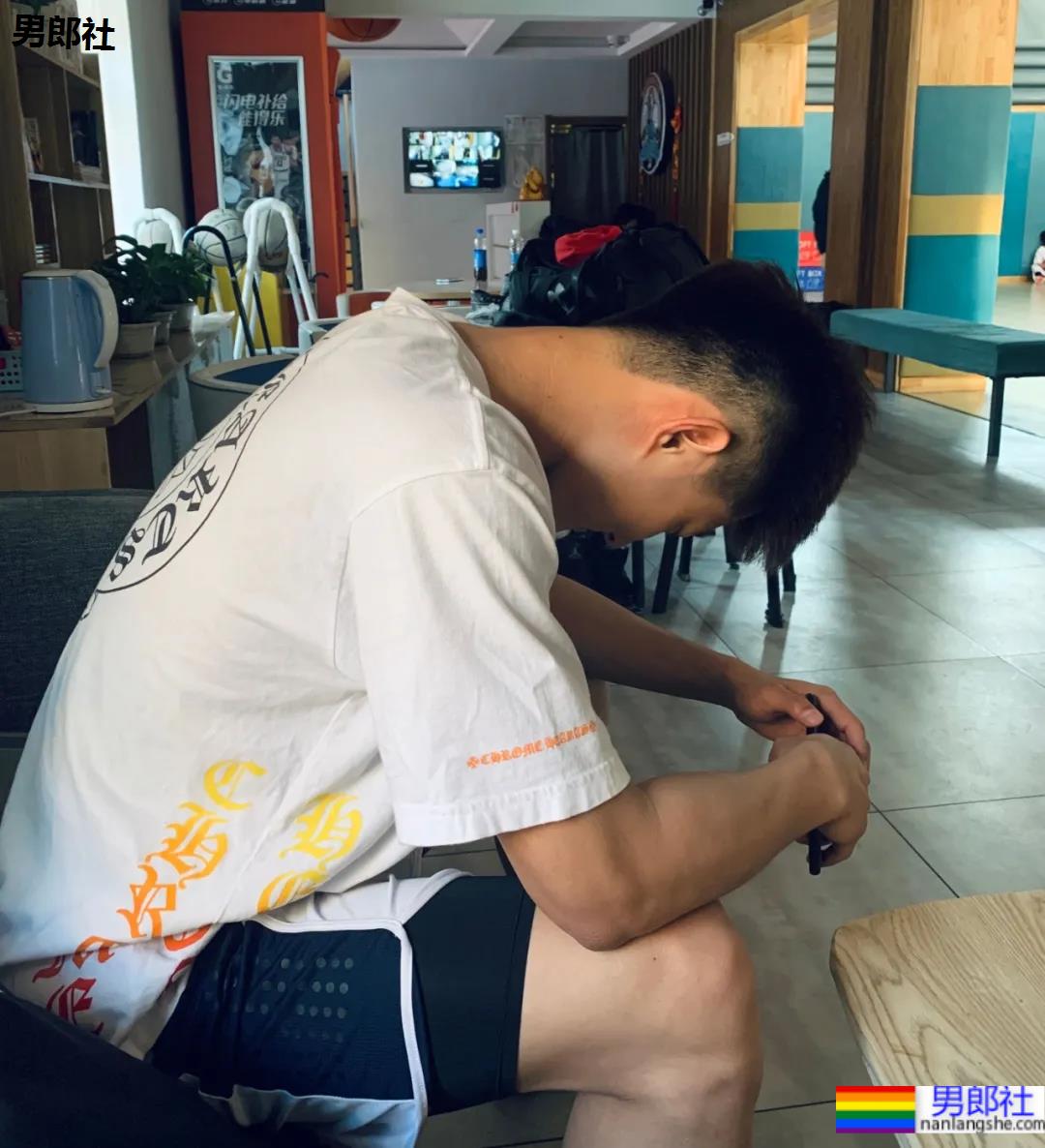 183cm黑龙江篮球体育生,又奶又狼的大弟弟太可了! - 51虹马 183cm黑龙江篮球体育生,又奶又狼的大弟弟太可了! - 51虹马