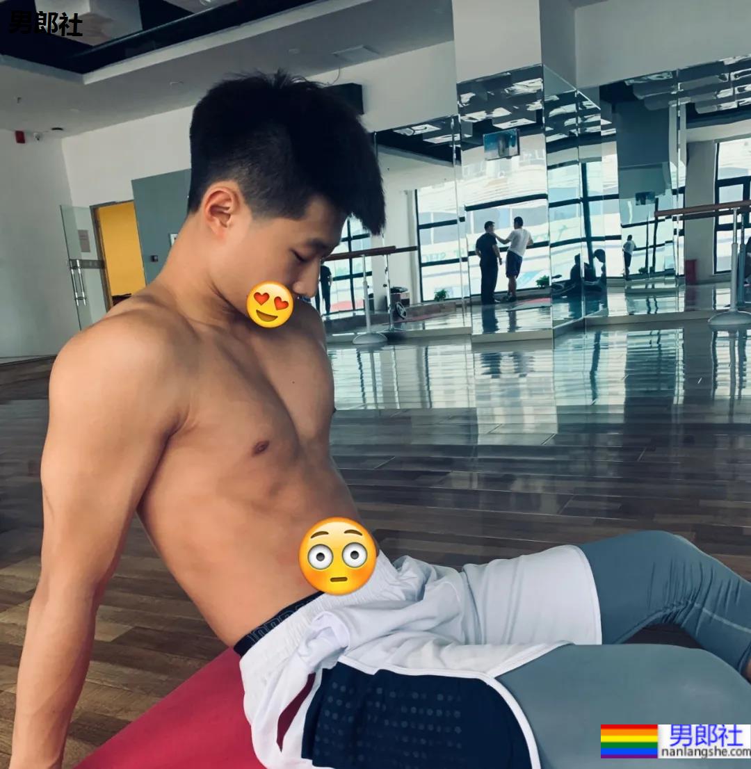 183cm黑龙江篮球体育生,又奶又狼的大弟弟太可了! - 51虹马 183cm黑龙江篮球体育生,又奶又狼的大弟弟太可了! - 51虹马