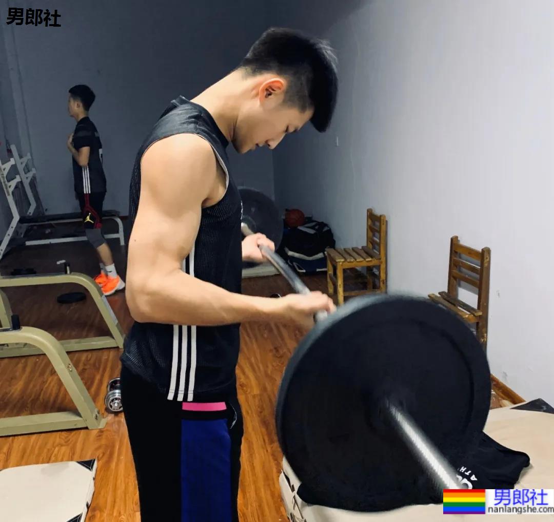 183cm黑龙江篮球体育生,又奶又狼的大弟弟太可了! - 51虹马 183cm黑龙江篮球体育生,又奶又狼的大弟弟太可了! - 51虹马