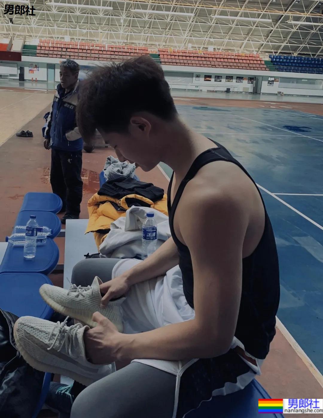 183cm黑龙江篮球体育生,又奶又狼的大弟弟太可了! - 51虹马 183cm黑龙江篮球体育生,又奶又狼的大弟弟太可了! - 51虹马