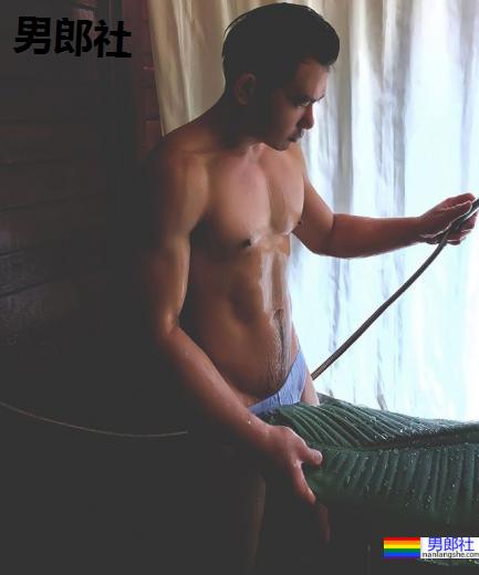 阳光沙滩夏天滋味!泰国肌肉牙医大秀好身材:Ball Pattarapon - 51虹马 阳光沙滩夏天滋味!泰国肌肉牙医大秀好身材:Ball Pattarapon - 51虹马