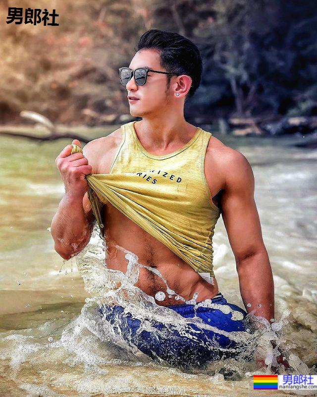 阳光沙滩夏天滋味!泰国肌肉牙医大秀好身材:Ball Pattarapon - 51虹马 阳光沙滩夏天滋味!泰国肌肉牙医大秀好身材:Ball Pattarapon - 51虹马