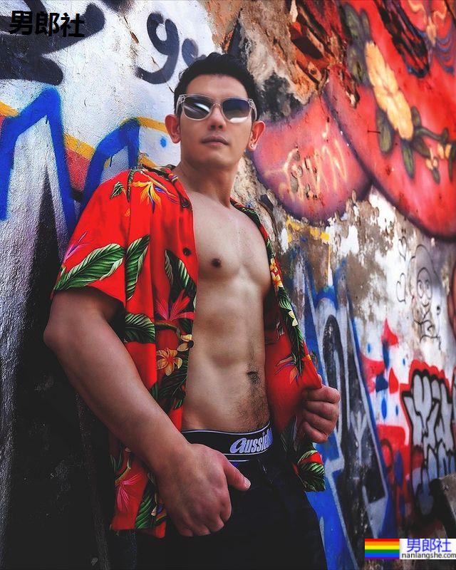 阳光沙滩夏天滋味!泰国肌肉牙医大秀好身材:Ball Pattarapon - 51虹马 阳光沙滩夏天滋味!泰国肌肉牙医大秀好身材:Ball Pattarapon - 51虹马