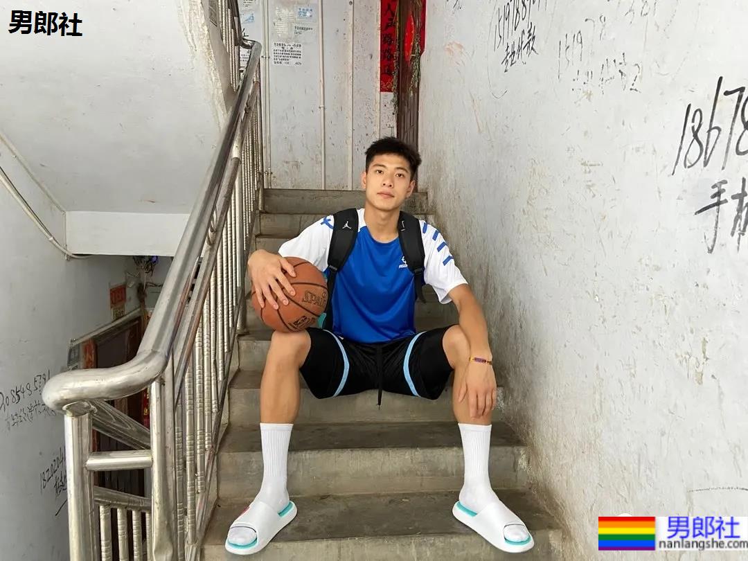 18岁高三体育生,是你的理想型吗?-51虹马