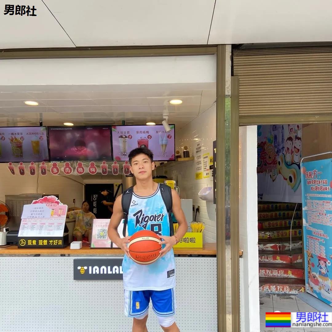 18岁高三体育生，是你的理想型吗？ - 51虹马