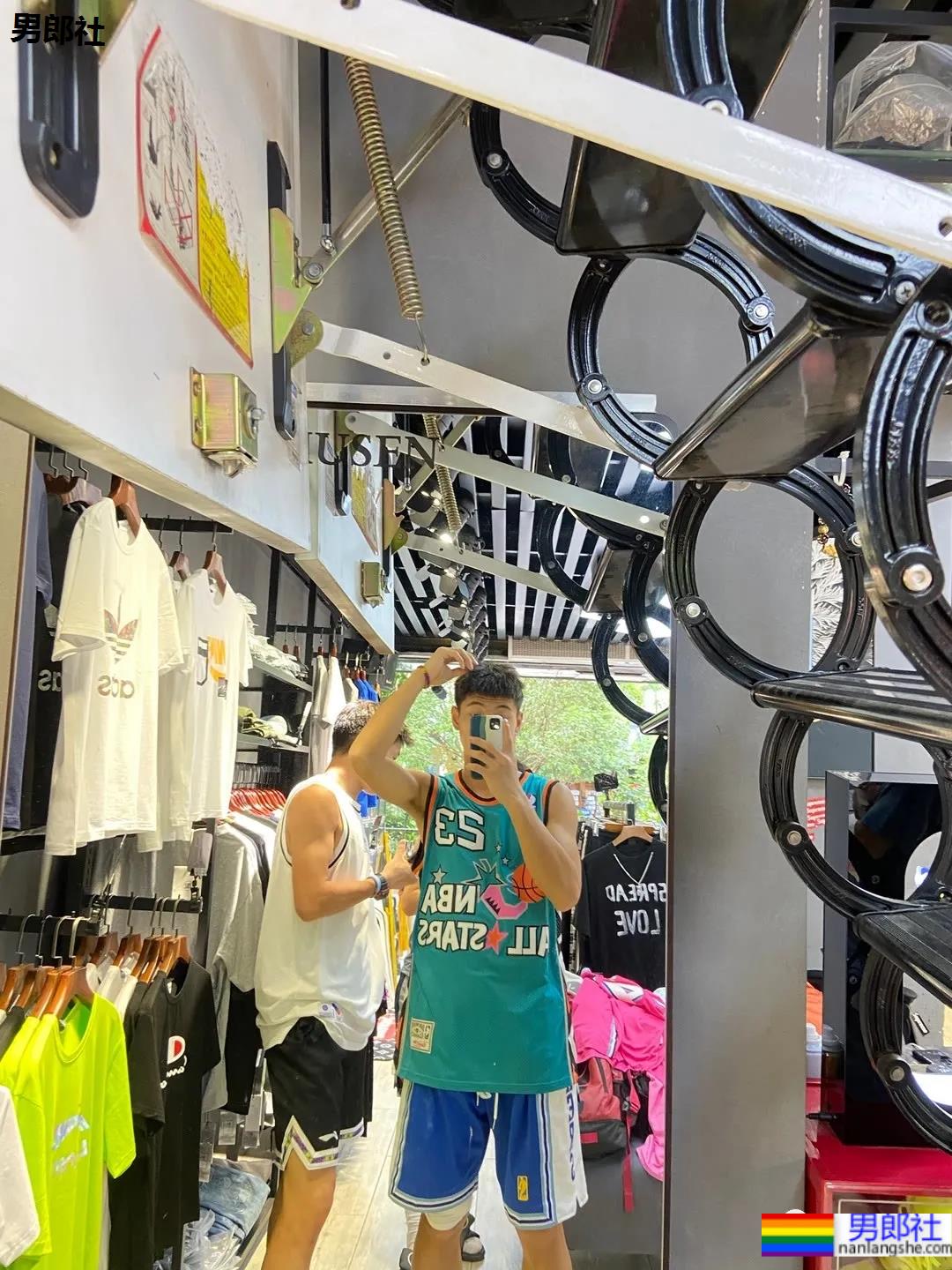 18岁高三体育生，是你的理想型吗？ - 51虹马