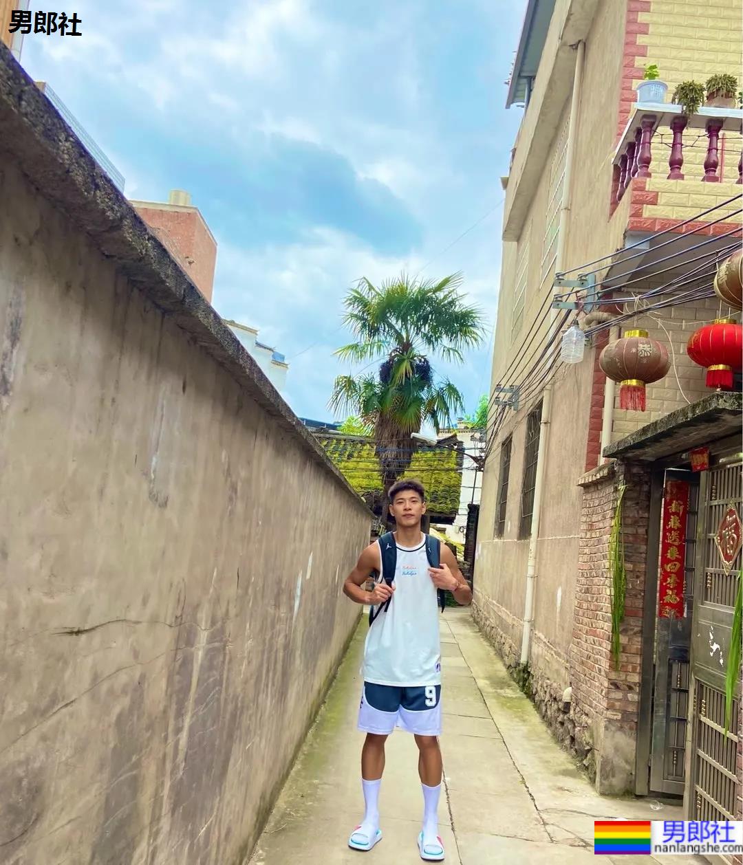 18岁高三体育生，是你的理想型吗？ - 51虹马