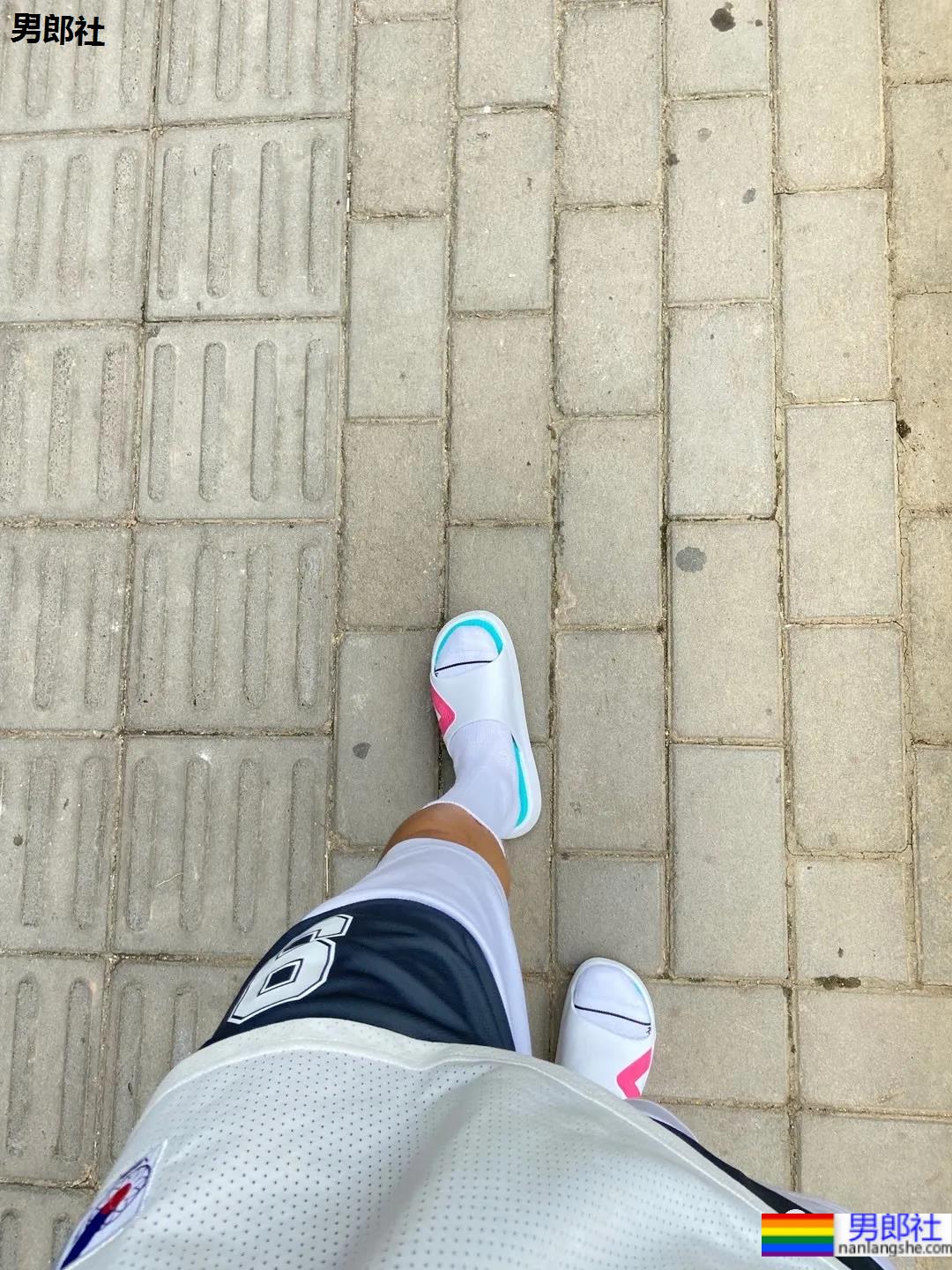 18岁高三体育生，是你的理想型吗？ - 51虹马