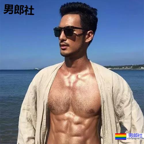 男人的胸毛,真的能让gay神魂颠倒? - 51虹马 男人的胸毛,真的能让gay神魂颠倒? - 51虹马