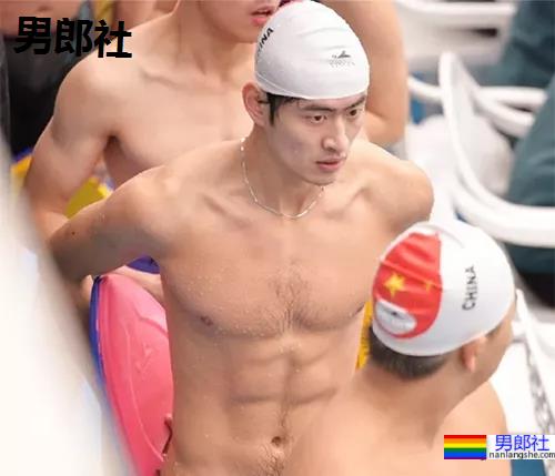 男人的胸毛,真的能让gay神魂颠倒? - 51虹马 男人的胸毛,真的能让gay神魂颠倒? - 51虹马