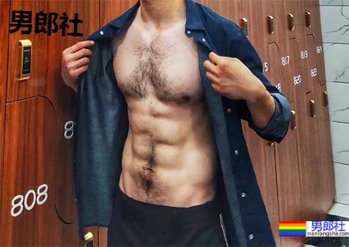 男人的胸毛,真的能让gay神魂颠倒? - 51虹马 男人的胸毛,真的能让gay神魂颠倒? - 51虹马