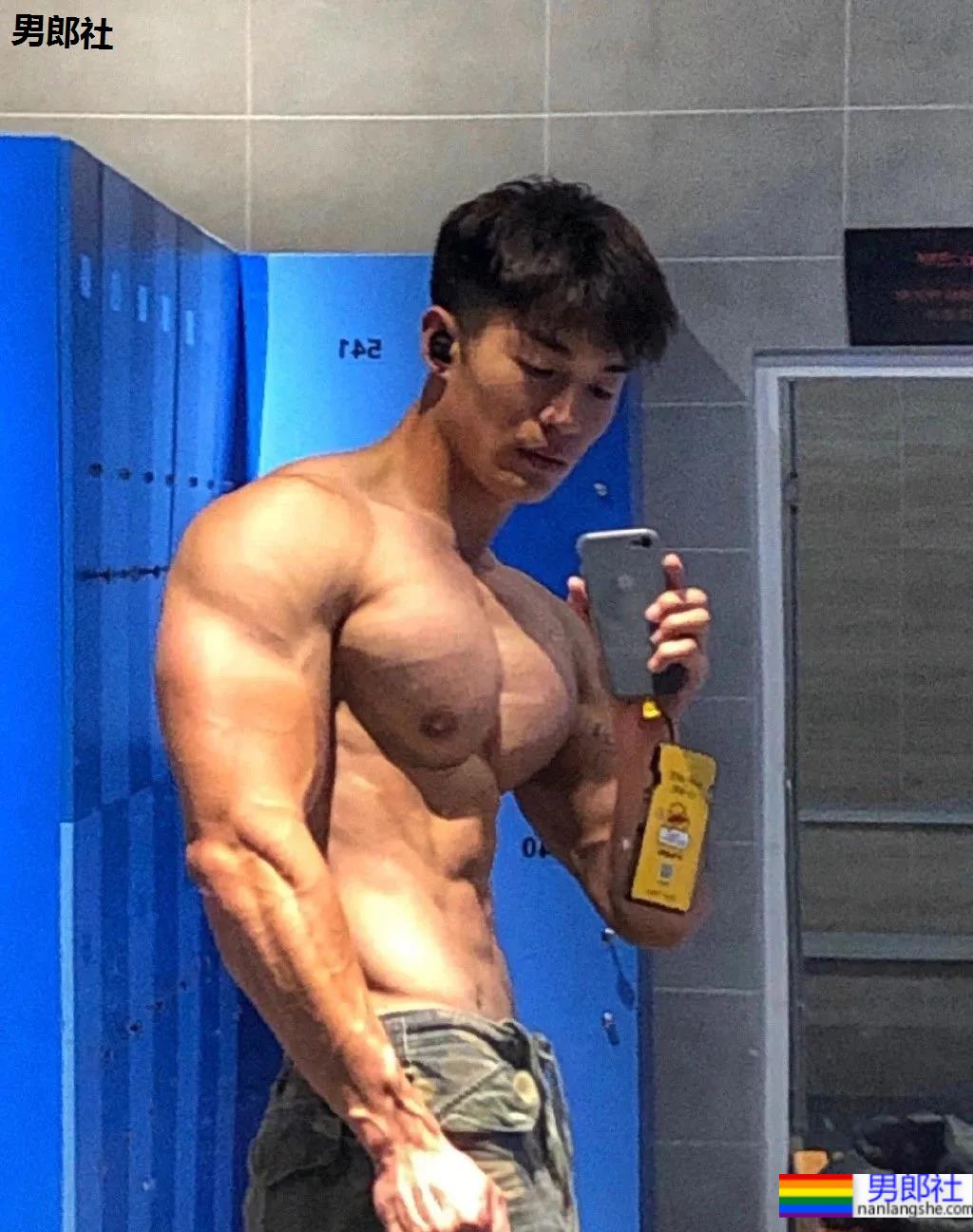 胸肌超大的“货车司机”，没想到他是干这个的！ - 51虹马