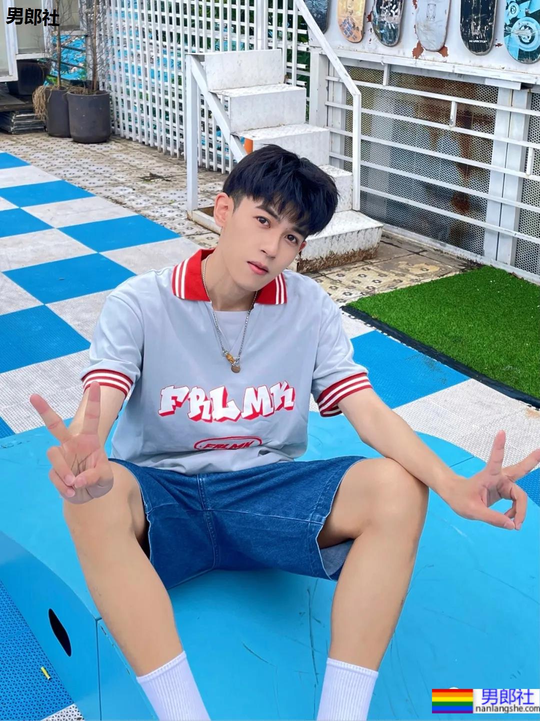 鲜嫩高中生奶狗弟弟，是吃可爱长大的吗? - 51虹马