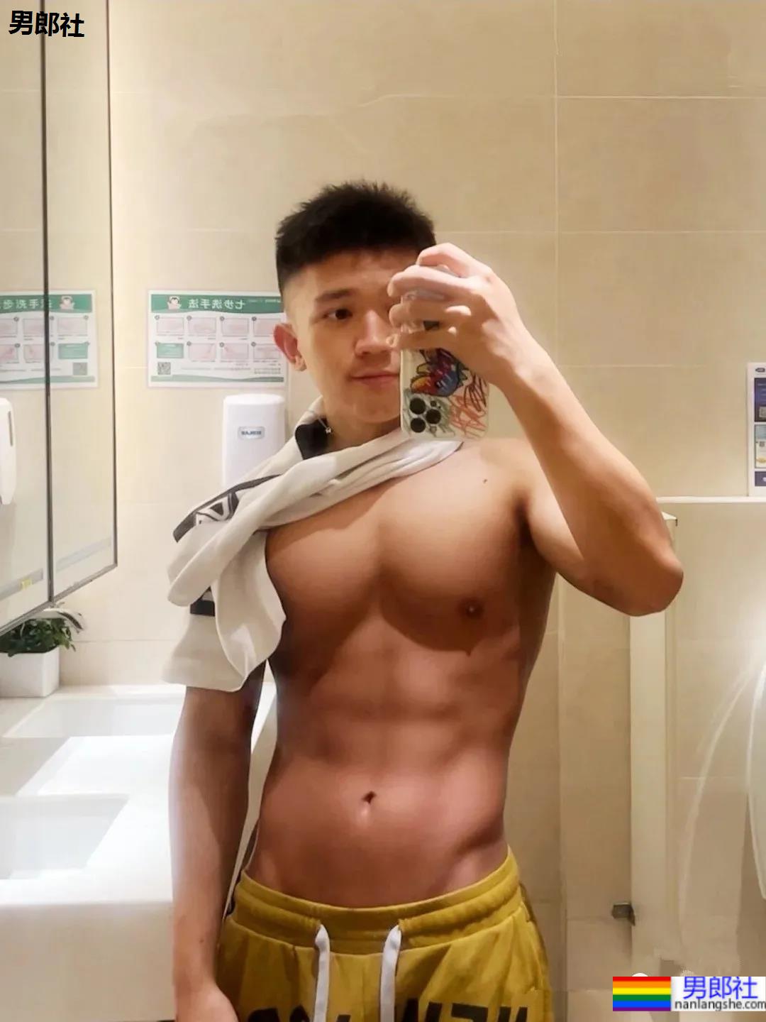 童颜肌肉+人间奶兽!这些脸和身材不搭的宝藏男孩,太有料了! - 51虹马 童颜肌肉+人间奶兽!这些脸和身材不搭的宝藏男孩,太有料了! - 51虹马